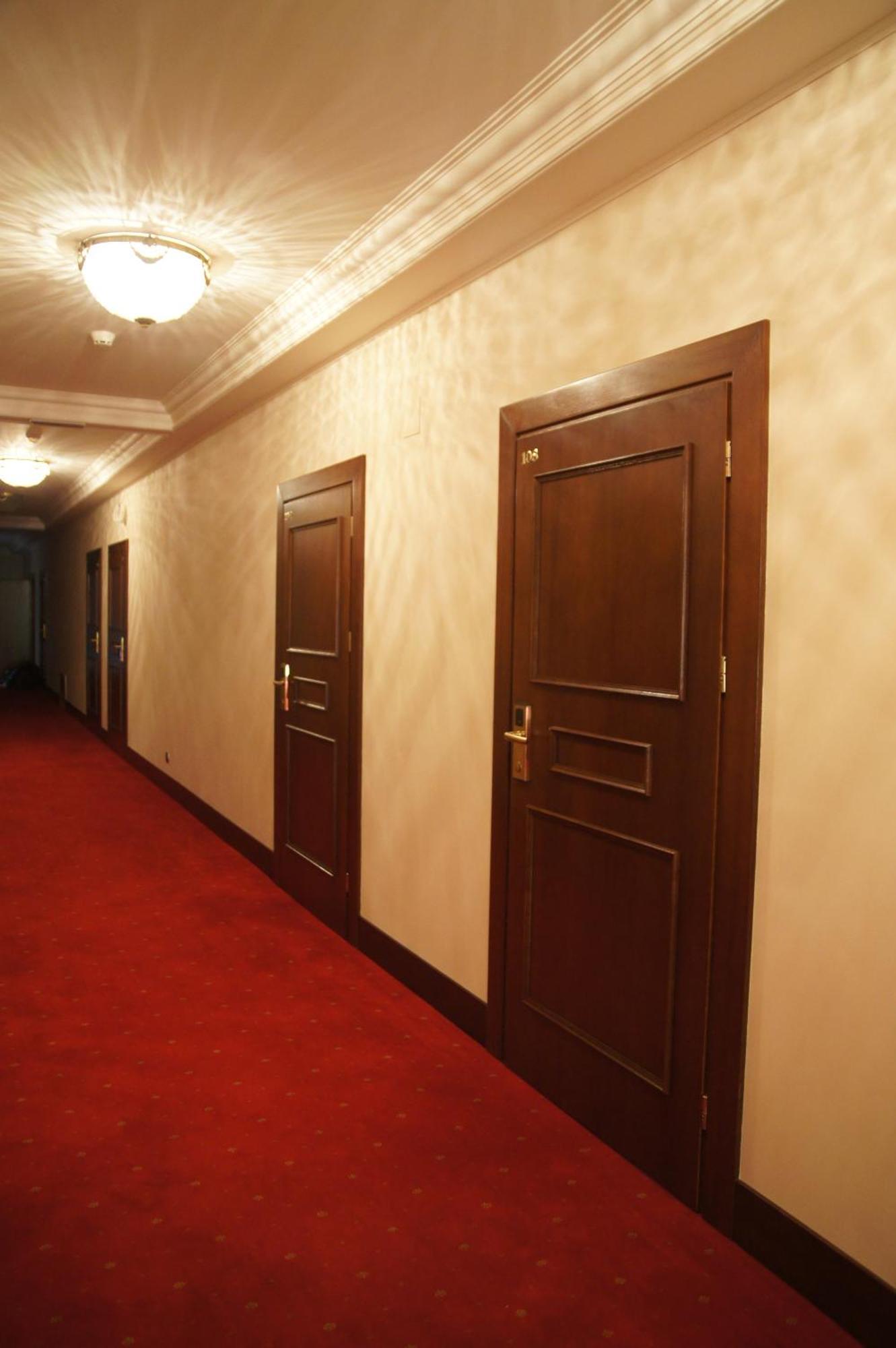 Hotel Cristal Park Dąbrowa Tarnowska Екстериор снимка