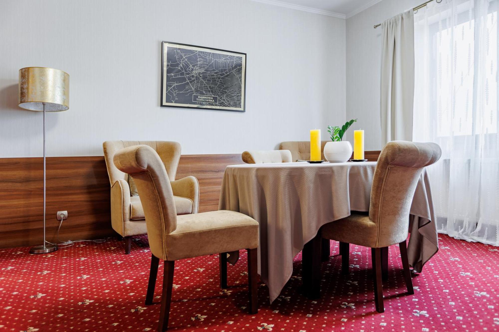 Hotel Cristal Park Dąbrowa Tarnowska Екстериор снимка