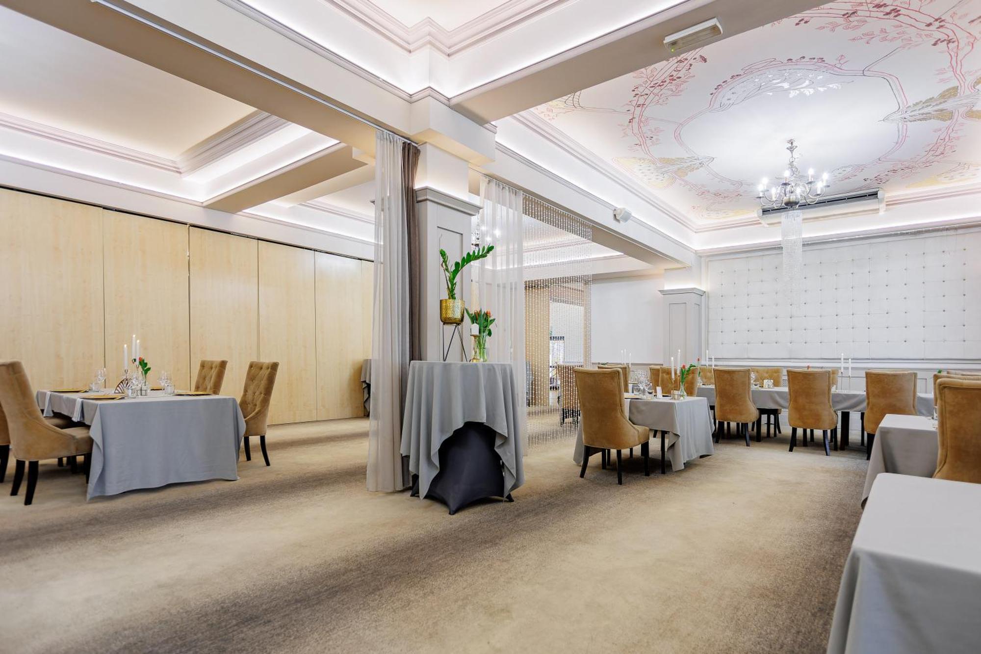 Hotel Cristal Park Dąbrowa Tarnowska Екстериор снимка