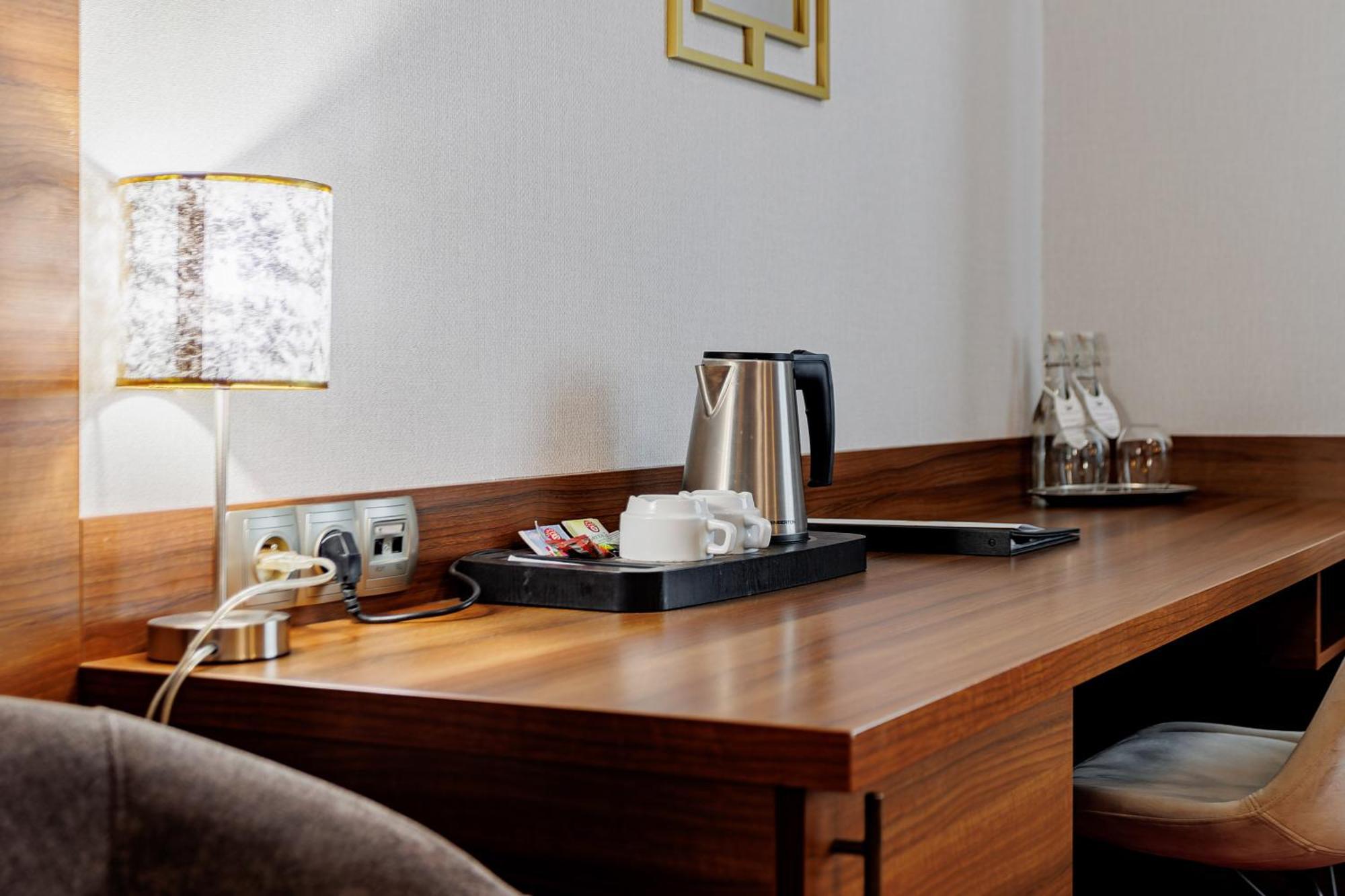 Hotel Cristal Park Dąbrowa Tarnowska Екстериор снимка