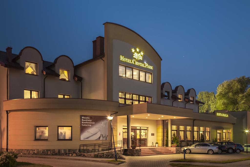Hotel Cristal Park Dąbrowa Tarnowska Екстериор снимка