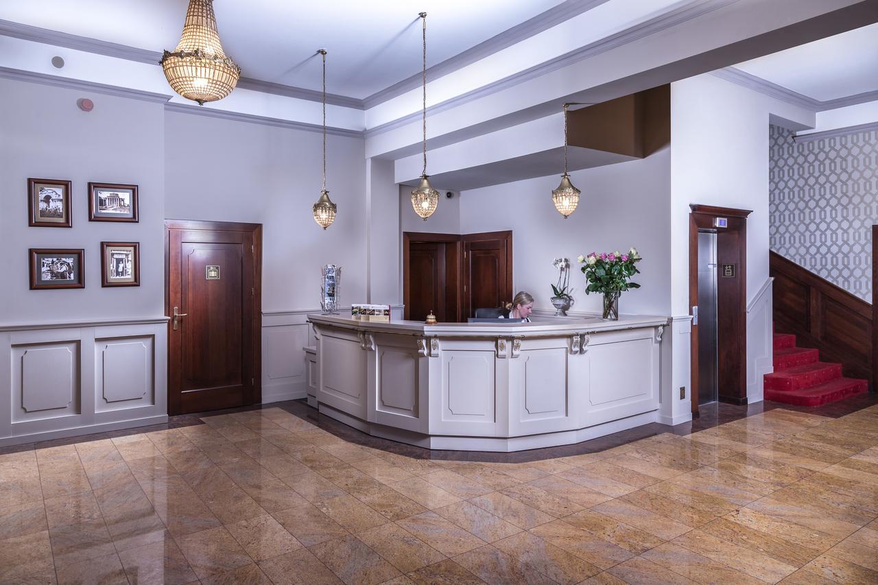 Hotel Cristal Park Dąbrowa Tarnowska Екстериор снимка